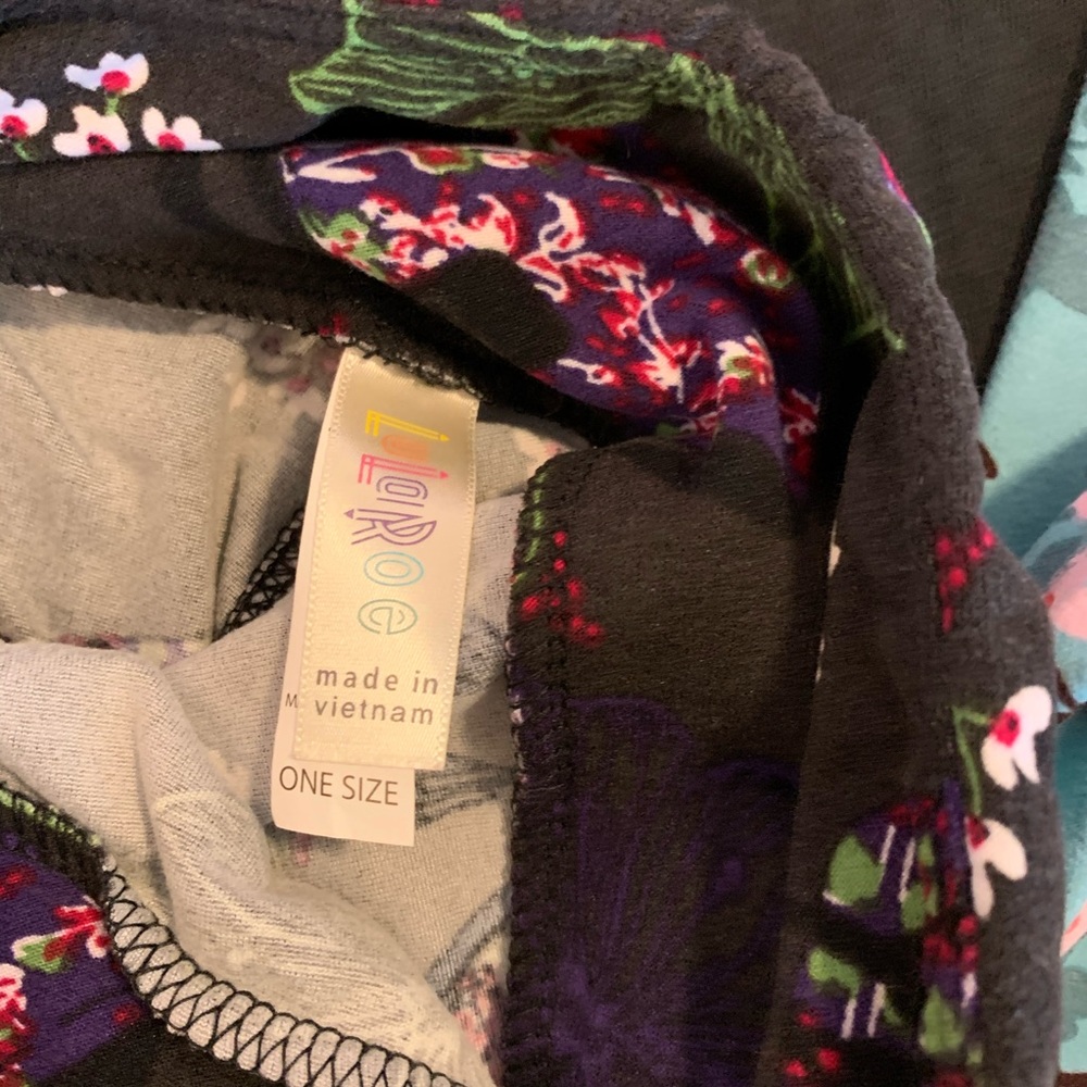 Solid Black Classic Tee Lularoe Bundle - image 7